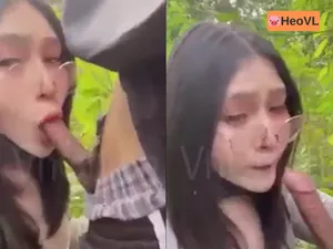 đi dã ngoại tiện nắc tình nhân ở trong rừng