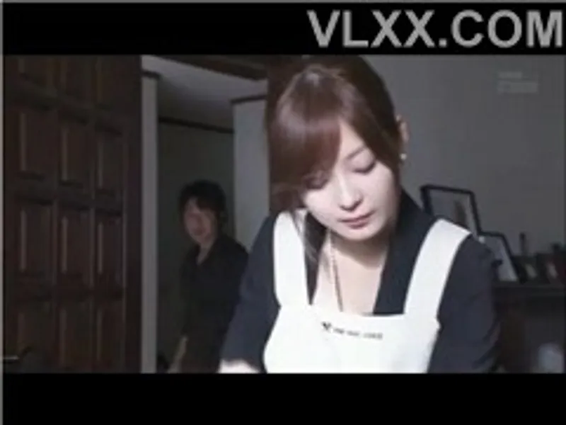 Gã chồng đi công tác, bà xã ở nhà bị chồng mới cưới của chị gái cưỡng hiếp
