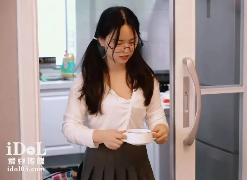 Tiểu thư về quê ăn tết bị bố dượng xoạc vì càng lớn càng ngon